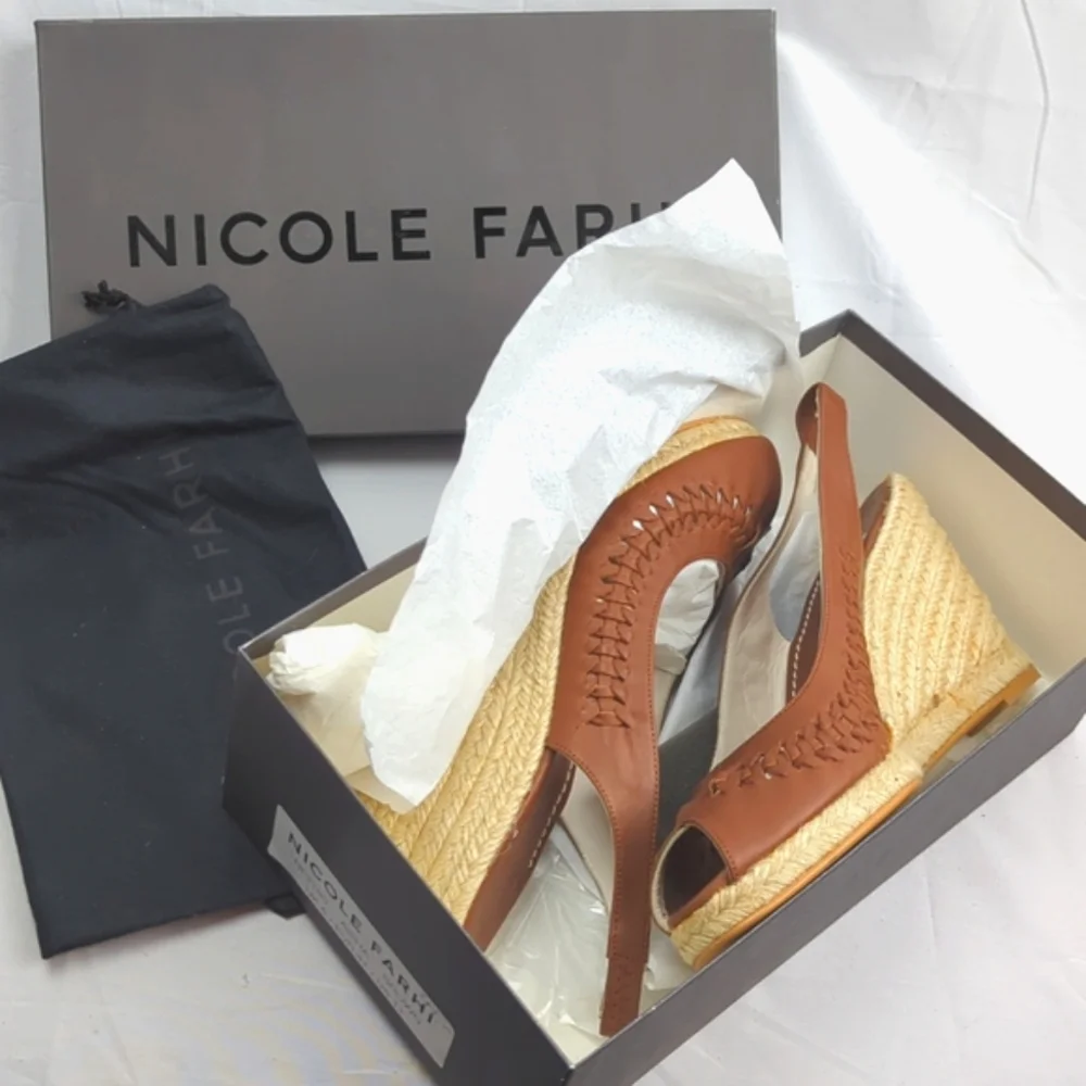 NICOLE FARHI camel brown